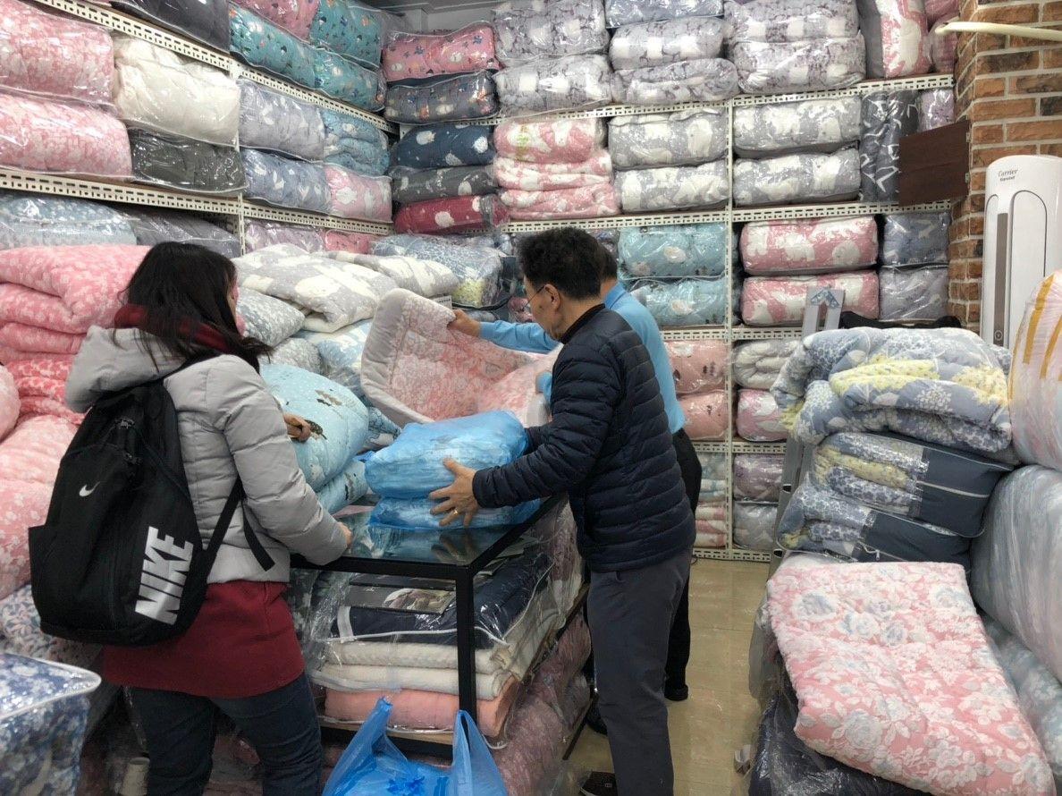 Get Korean bedding at great price! Visit popular 169 MIDO to get Korean quilts